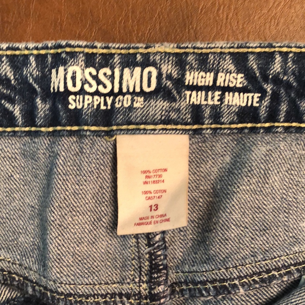 Denim shorts - Picture 3 of 3